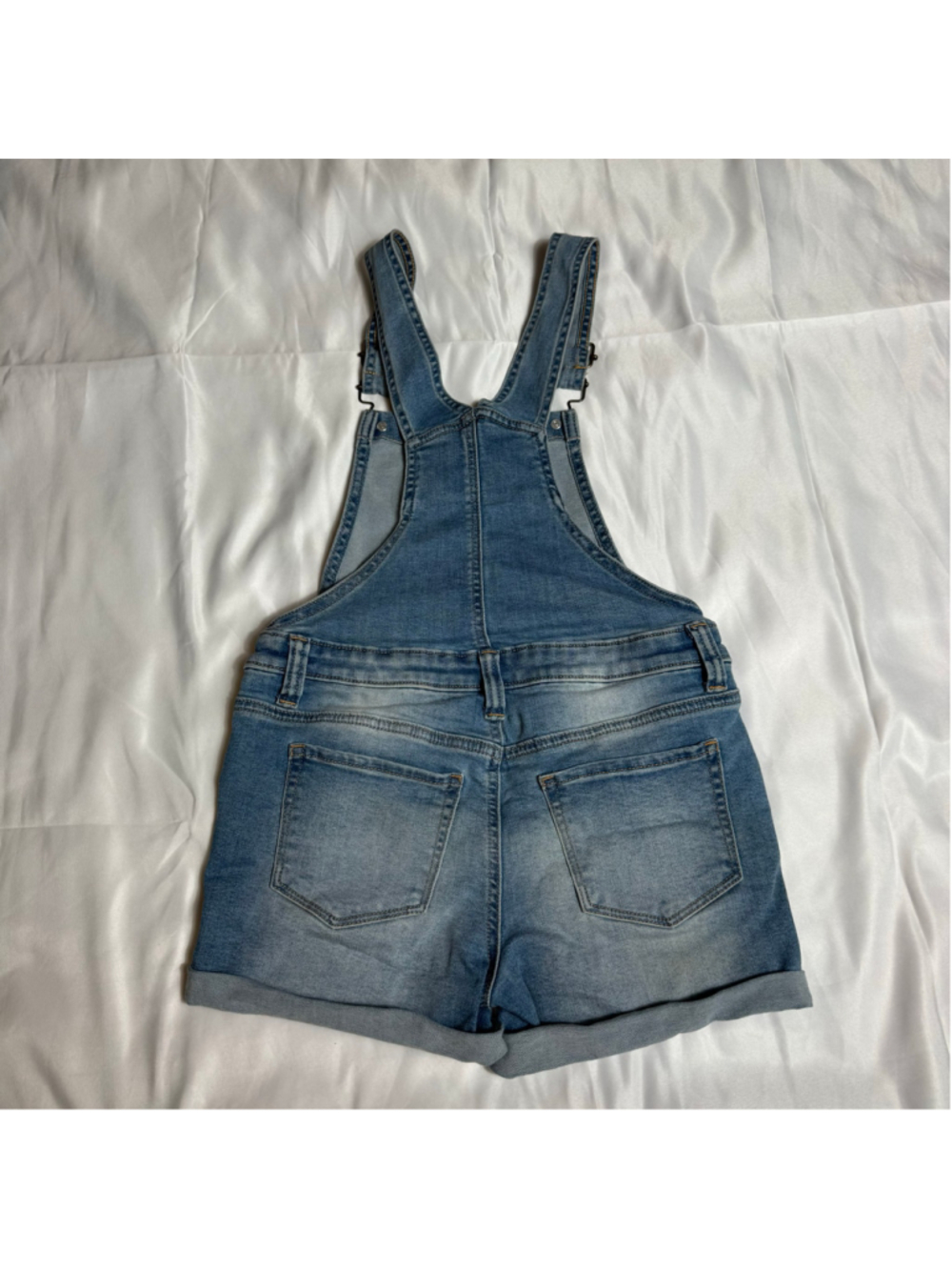 Sold - Picture 3 of 6